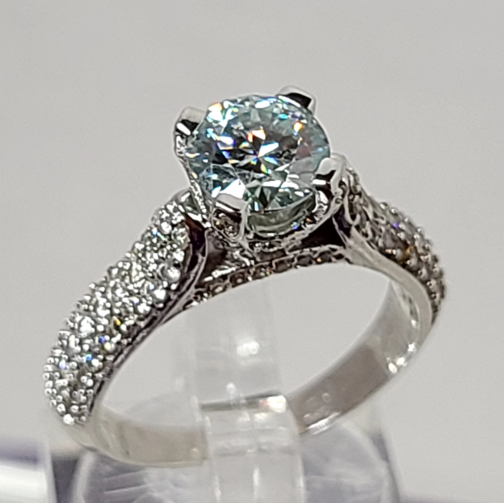 Moissanite 15 Carat Ring 160$